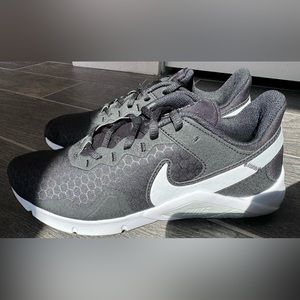 WOMEN'S NIKE LEGEND ESSENTIAL 2 TRAINING SHOES